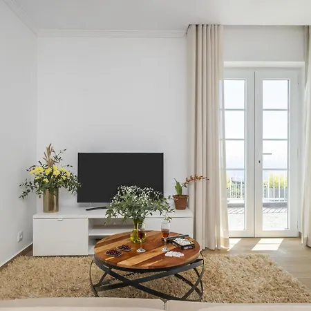 Casas Da Luz By Homie * 蓬他达维托亚
