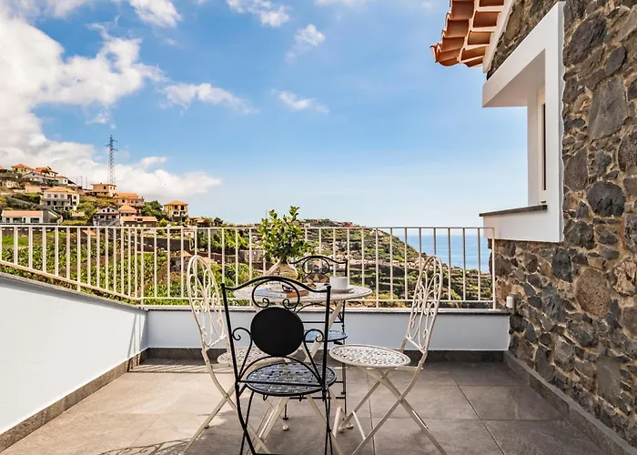 Casas Da Luz By Homie * ポンタ・ド・ソル